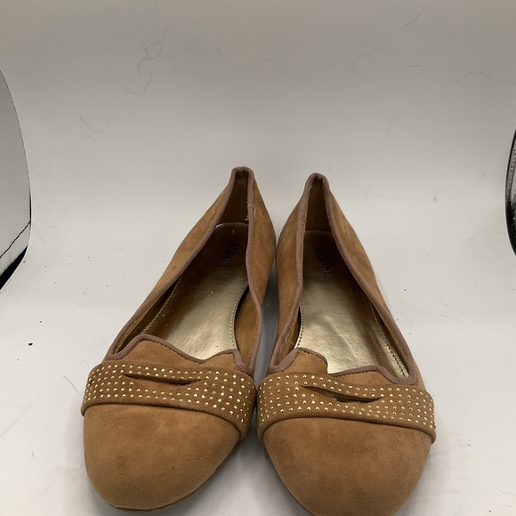 “ALFANI” Tan Coloured Suede Shoes with Studding and Gold Heels. - Picture 2 of 10